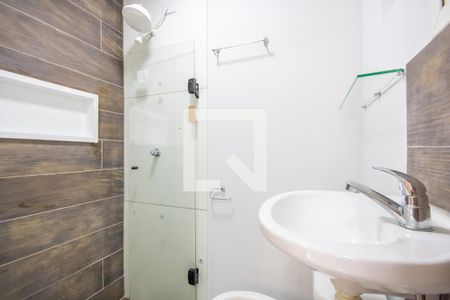 Banheiro de casa para alugar com 1 quarto, 50m² em Veloso, Osasco