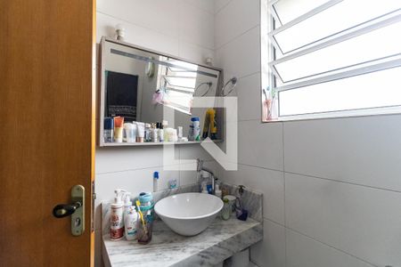 Casa à venda com 170m², 6 quartos e 2 vagasBanheiro 1 da Casa 1