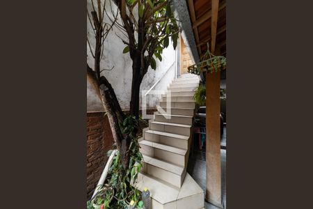 Casa à venda com 170m², 6 quartos e 2 vagasEscada da Casa 2