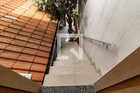 Casa à venda com 170m², 6 quartos e 2 vagasEscada da Casa 2