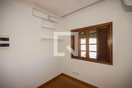 Quarto de casa à venda com 3 quartos, 280m² em Jardim Kuabara, Taboão da Serra