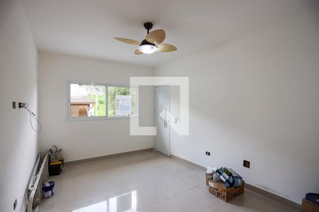 Sala  de casa de condomínio para alugar com 2 quartos, 125m² em Jardim Rio das Pedras, Cotia