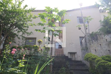 Casa à venda com 320m², 3 quartos e 6 vagasJardim dos fundos