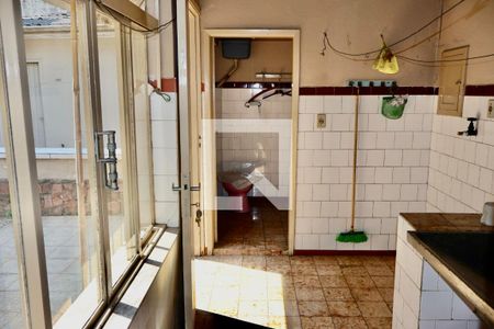 Casa à venda com 320m², 3 quartos e 6 vagasLavanderia