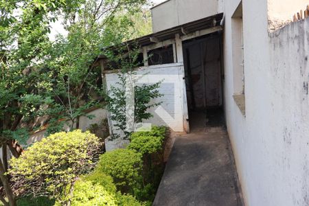 Casa à venda com 320m², 3 quartos e 6 vagasEdicula