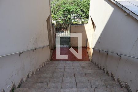 Casa à venda com 320m², 3 quartos e 6 vagasEscadas Jardim