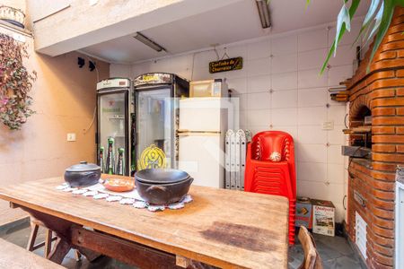 Casa à venda com 257m², 5 quartos e 4 vagasQuintal