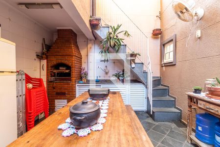 Casa à venda com 257m², 5 quartos e 4 vagasQuintal