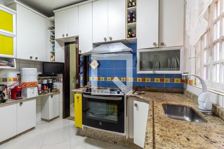 Casa à venda com 257m², 5 quartos e 4 vagasCozinha