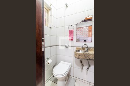 Casa à venda com 257m², 5 quartos e 4 vagasBanheiro de serviço