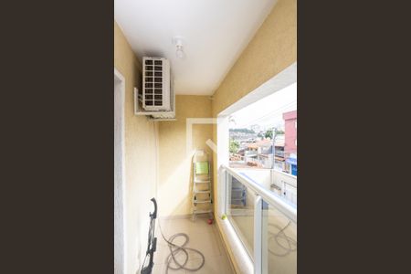 Casa à venda com 134m², 3 quartos e 4 vagas Casa à venda com 134m², 3 quartos e 4 vagasVaranda