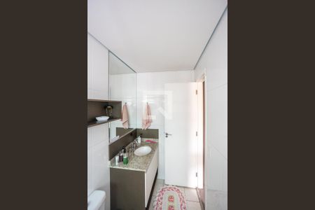 Casa à venda com 134m², 3 quartos e 4 vagas Casa à venda com 134m², 3 quartos e 4 vagasBanheiro da Suíte 1