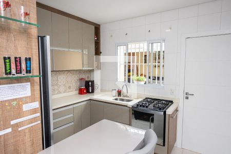 Casa à venda com 134m², 3 quartos e 4 vagas Casa à venda com 134m², 3 quartos e 4 vagasCozinha