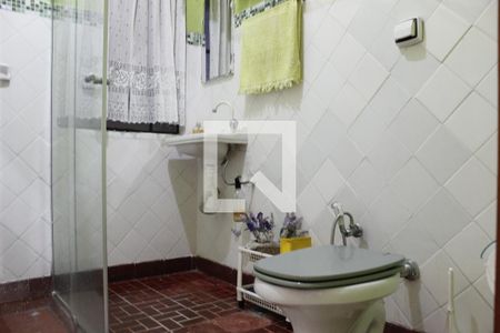 Casa à venda com 300m², 6 quartos e sem vagaCasa 2- Banheiro