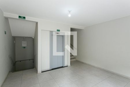 Apartamento para alugar com 37m², 2 quartos e sem vagaÁrea Comum - Elevador