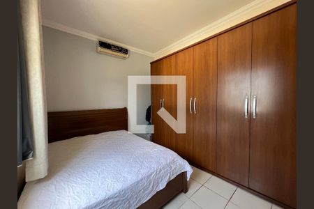 Casa à venda com 215m², 3 quartos e 2 vagasQuarto 2