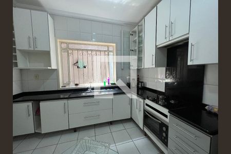 Casa à venda com 215m², 3 quartos e 2 vagasCozinha