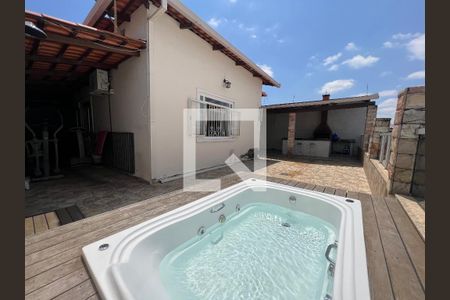 Casa à venda com 215m², 3 quartos e 2 vagasÁrea comum