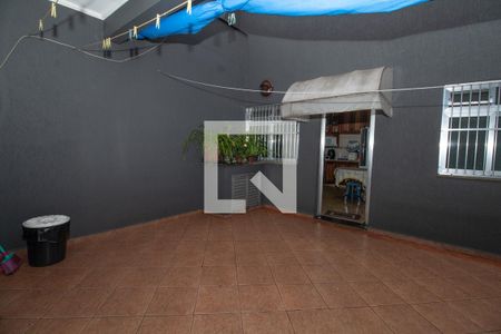 Casa à venda com 180m², 3 quartos e 3 vagas Casa à venda com 180m², 3 quartos e 3 vagasQuintal
