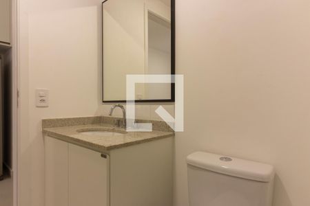 Banheiro de kitnet/studio para alugar com 1 quarto, 27m² em Pinheiros, São Paulo