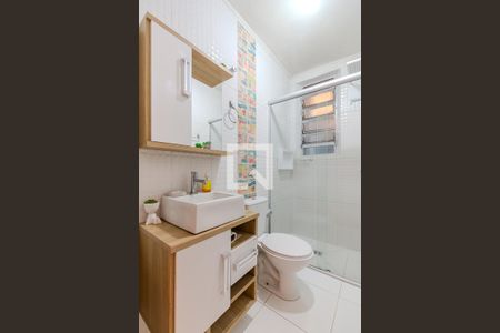 Banheiro de apartamento à venda com 1 quarto, 39m² em Farroupilha, Porto Alegre