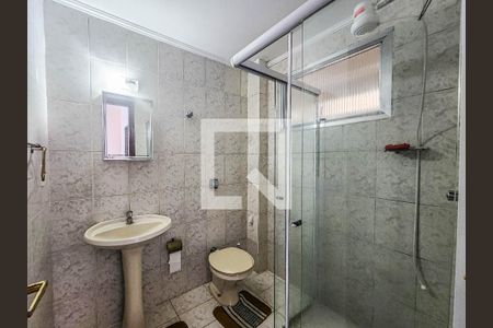 Banheiro de apartamento para alugar com 1 quarto, 55m² em Vila Júlia, Guarujá