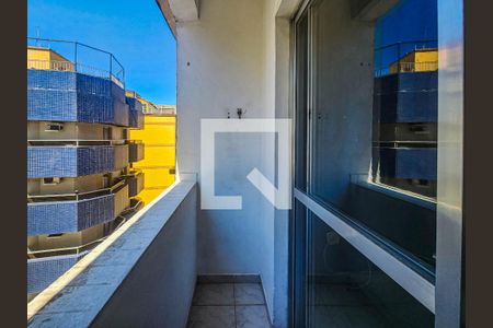 sacada de apartamento para alugar com 1 quarto, 55m² em Vila Júlia, Guarujá
