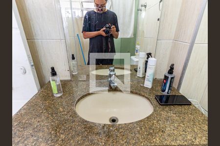 Apartamento à venda com 64m², 2 quartos e sem vagaBanheiro