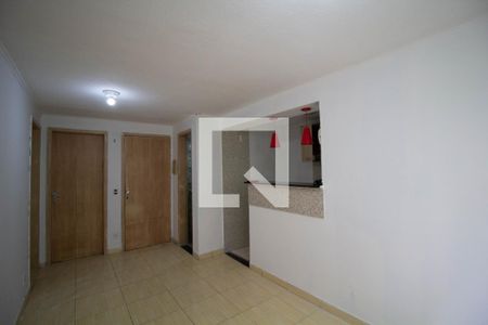 Sala de apartamento à venda com 3 quartos, 49m² em Vila Carmosina, São Paulo