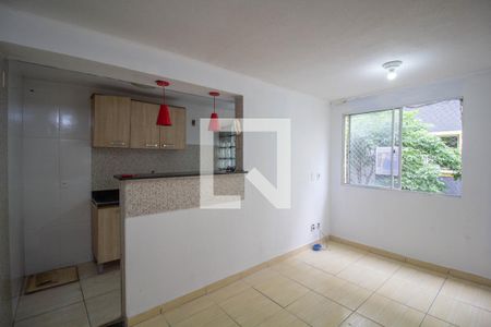 Sala de apartamento à venda com 3 quartos, 49m² em Vila Carmosina, São Paulo