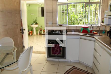 Casa para alugar com 200m², 3 quartos e 2 vagasCozinha