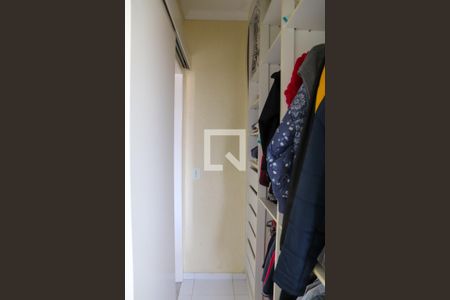 Closet de casa para alugar com 3 quartos, 200m² em Vila Gustavo, São Paulo
