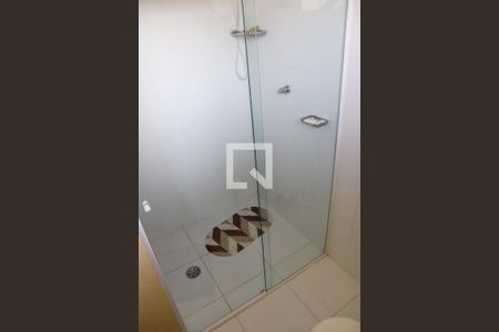 Banheiro do Quarto 1 de casa para alugar com 3 quartos, 200m² em Vila Gustavo, São Paulo