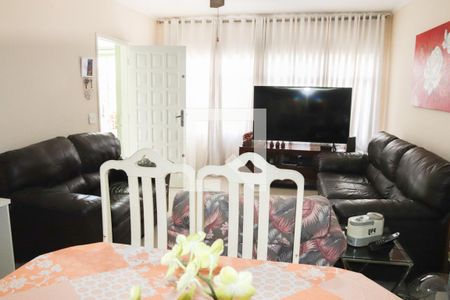 Sala de casa para alugar com 3 quartos, 200m² em Vila Gustavo, São Paulo