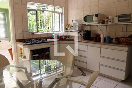 Casa para alugar com 200m², 3 quartos e 2 vagasCozinha