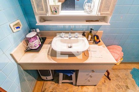 Casa de condomínio à venda com 512m², 3 quartos e 4 vagasBanheiro do Quarto 1