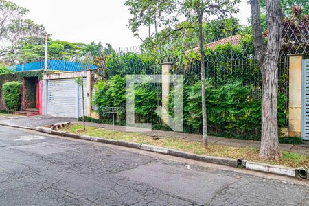 Casa de condomínio à venda com 512m², 3 quartos e 4 vagasVista da Rua