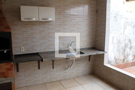 Casa para alugar com 120m², 2 quartos e 1 vagaÁrea comum