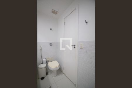 Apartamento à venda com 490m², 4 quartos e 4 vagas Apartamento à venda com 490m², 4 quartos e 4 vagasBanheiro da Suíte 2