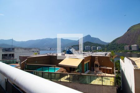 Apartamento à venda com 490m², 4 quartos e 4 vagas Apartamento à venda com 490m², 4 quartos e 4 vagasVista da Área com Piscina