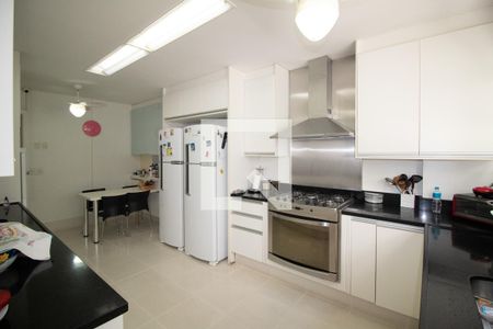 Apartamento à venda com 490m², 4 quartos e 4 vagas Apartamento à venda com 490m², 4 quartos e 4 vagasCozinha