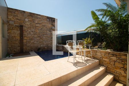 Apartamento à venda com 490m², 4 quartos e 4 vagas Apartamento à venda com 490m², 4 quartos e 4 vagasÁrea com Piscina