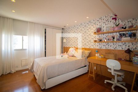 Apartamento à venda com 490m², 4 quartos e 4 vagas Apartamento à venda com 490m², 4 quartos e 4 vagasSuíte 2