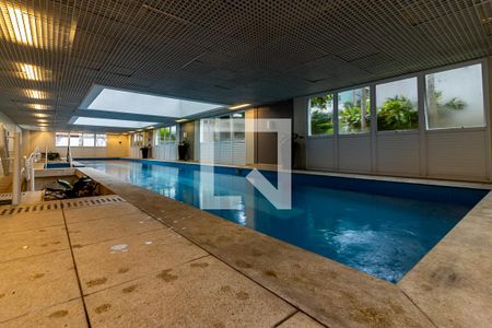 Apartamento à venda com 133m², 3 quartos e 2 vagas Apartamento à venda com 133m², 3 quartos e 2 vagasPiscina