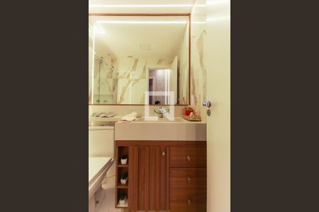 Apartamento à venda com 75m², 2 quartos e 1 vaga Apartamento à venda com 75m², 2 quartos e 1 vagaBanheiro