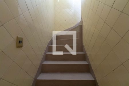Escada de casa à venda com 3 quartos, 236m² em Vila Vivaldi, São Bernardo do Campo