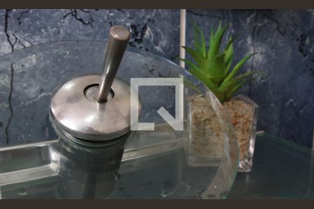 Casa à venda com 250m², 3 quartos e 2 vagasBanheiro - torneira