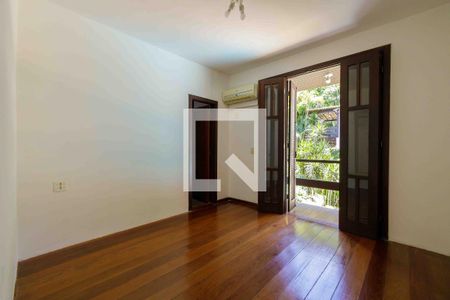 Casa de condomínio à venda com 800m², 4 quartos e 5 vagasSuíte 4