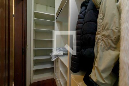 Casa de condomínio à venda com 800m², 4 quartos e 5 vagasCloset Suíte 4