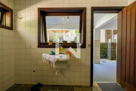 Casa de condomínio à venda com 800m², 4 quartos e 5 vagasÁrea de Serviço